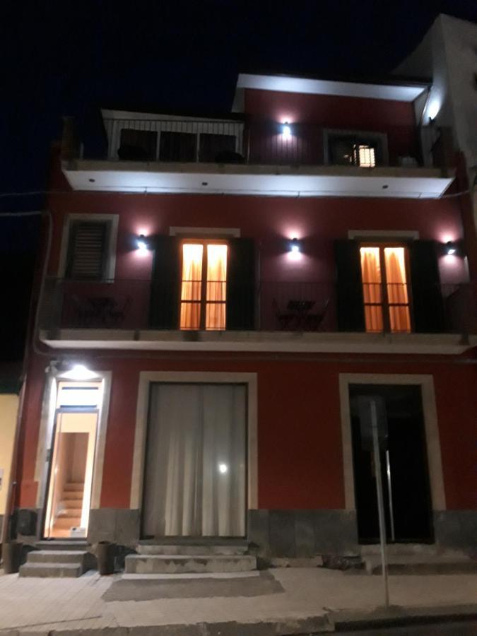Bed&Breakfast Dietro le Mura Aci Castello Exterior foto