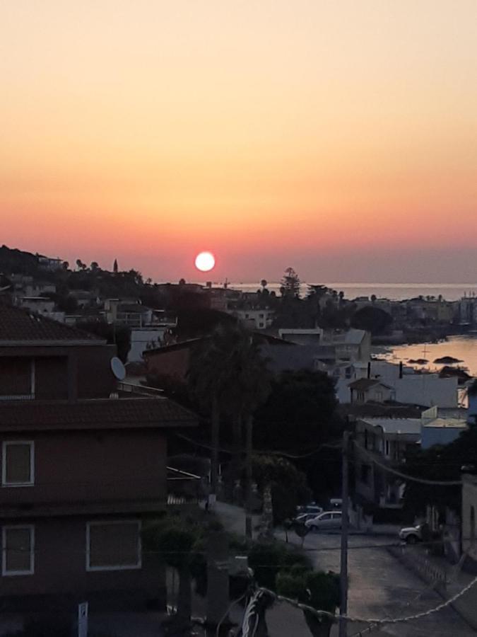 Bed&Breakfast Dietro le Mura Aci Castello Exterior foto