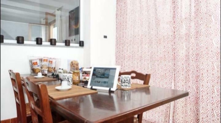 Bed&Breakfast Dietro le Mura Aci Castello Exterior foto