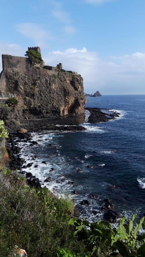 Bed&Breakfast Dietro le Mura Aci Castello Exterior foto