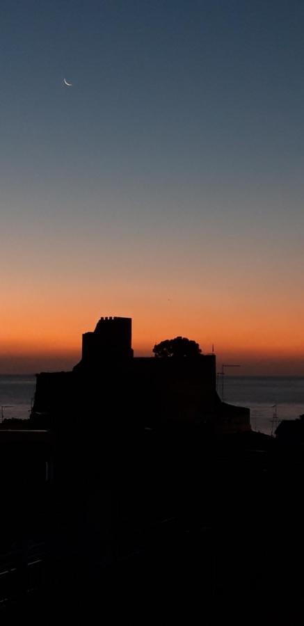 Bed&Breakfast Dietro le Mura Aci Castello Exterior foto